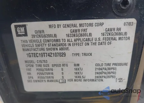 2004 GMC New Sierra C1500 z USA, uszkodzony, nr VIN 1GTEC19T74Z107029